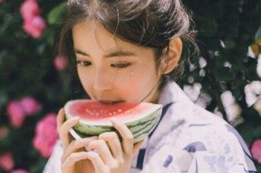 娱乐吃瓜的头像男生真人,网络红人“吃瓜男”的真实身份与生活